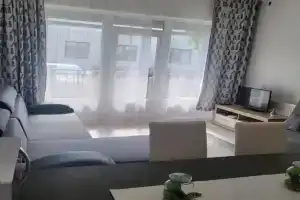 Freedom apartman, Zamardi