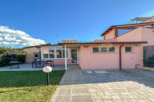 Nice Home In Castiglione Della Pesc Guest house, Castiglione della Pescaia