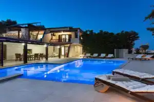 3 Roses Residence Villa, Afantou