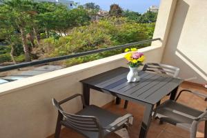 Central 2-Bed Apartment in Port, Estepona