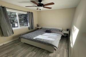 UofC-SAIT-Banff Trail-Suite A&B Apartments, Calgary