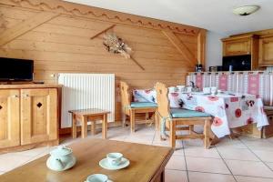 Appartement spacieux proche des pistes avec balcon et parking - FR-1-344-778 Apartments, Les Menuires