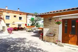 Apartment Leo 2180, Krnica