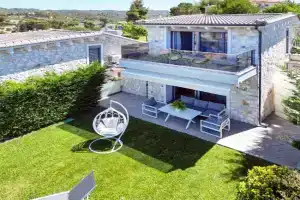 Villa Shanti, Hanioti