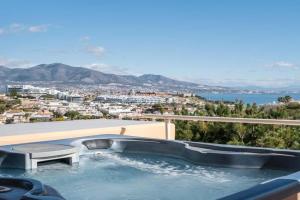 Malibu Mansions by the beach by ALFRESCO STAYS Apartments, Fuengirola