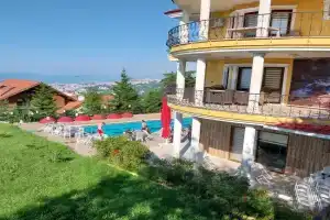 Trabzon manzaralı havuzlu villa, Trabzon
