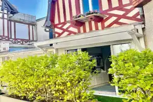 Deauville, maison au coeur de la ville Guest house, Deauville