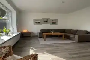 Fischers Nordseehaus Bungalow mit Garten Guest house, Wilhelmshaven