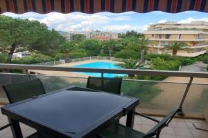 MIOUGRANO 2 Pieces Climatise 47m2 Piscine, Parking Apartments, Frejus