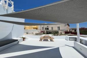 Cycladic Rooftop House in the Heart of, Parikia