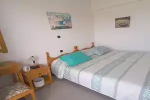 ZOGRAFOS 1 Hotel, Haraki