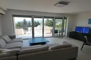 Apartman Sara, Przno