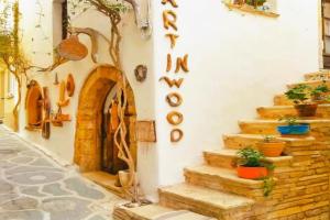 Chaos Woodcraft House, Parga