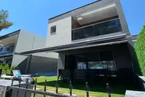Özel havuzlu lüks villa, Kusadasi