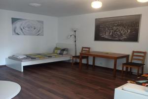 Ruhiges Apartment mit Küche und Balkon, Marktplatz, Offenbach