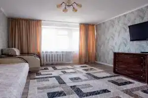 2-h komnatnaya v tsentre po ul. Kozybaeva d.107 Apartments, Kostanay