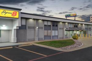 Super 8 by Wyndham Entertainment District Hotel, Fort Worth