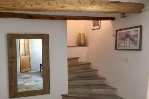 La Maison de Lily, cosy dans le Vieux-Hyères, parking gratuit Guest house, Hyeres