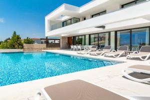 Villa Arsinoe by Ezoria Villas, Coral Bay