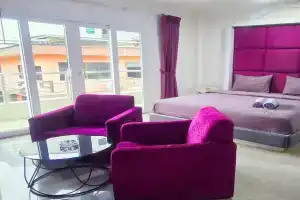 Titanic Residence-7 minute walk to the Beach Hotel, Pattaya
