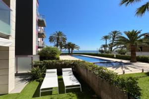 Denia, apartamento a estrenar con jardín privado, piscina y vistas al mar, Denia