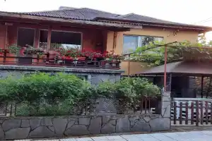 Apartamenti za gosti ,,Trakiya'', Khisarya