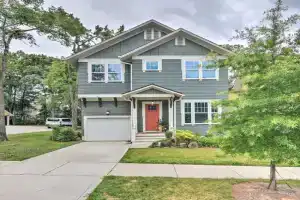 Modern Home about 4 Mi to Downtown! Guest house, Charlotte
