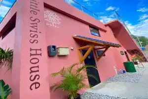 Hotel Little Swiss House, Motobu