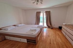Lara apartment, Solin
