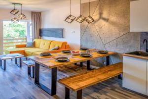 Apartament Widokowy z garażem i widokiem na góry, blisko szlaki i centrum, Karpacz