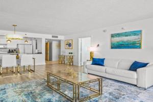 High Floor Unit Located in Brickell - Free Parking Apartments, Miami