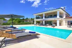 Villa MAGNIFICA with pool, Pinezici