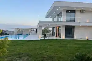 WHITE HOUSE, Yerevan