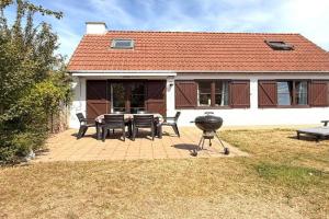 3 Bedroom Beautiful Home In, Bredene
