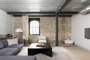 Brewery District Luxe 2BR Near Fiserv with Parking Apartments, Milwaukee