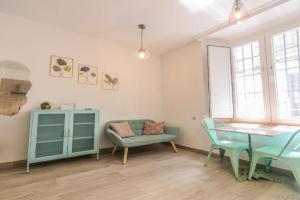iYOURBASICS Lovely Studio Hinestrosa 23 FREE WIFI&AC, Malaga