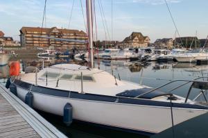 Madi au fil de l'eau à Hotel, Deauville