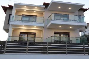 Sunshine Rooms and Suites, Nea Vrasna