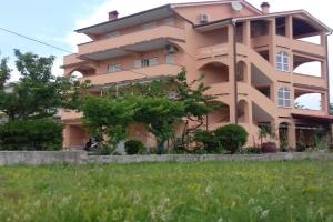 Apartments Rajka, Lopar