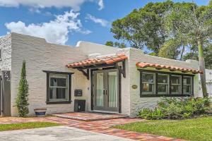 Casa las Flores - Stroll to Arts District from Cozy West Palm Cottage, West Palm Beach