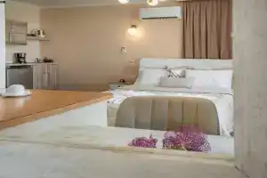 Oniro Luxury Suites inTown, Parga