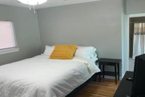 Comfortable Suite with private entrance & private bathroom, El Paso