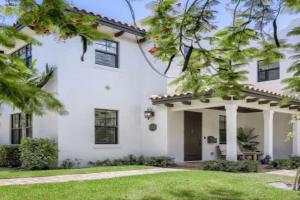 Villa del Flamingo - Modern Living & Poolside Escape in Flamingo Park, West Palm Beach