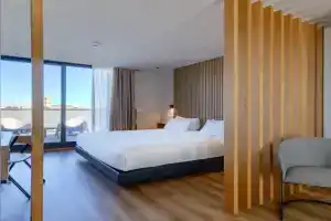 room Select, Porto