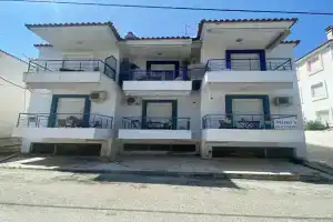 Mimi`s Apartments, Polykhrono