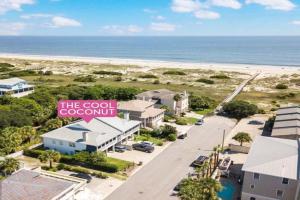 The Cool Coconut Guest house, Tybee Island