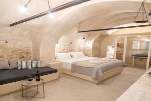 Oia's Cellars Apartments, Oia
