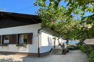 Seeröschen - Gesamte Unterkunft Guest house, Portschach