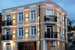 6 Unique Apartments, Tbilisi