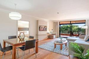 'Harbour Highlight' Poolside Living on Esplanade Apartments, Darwin